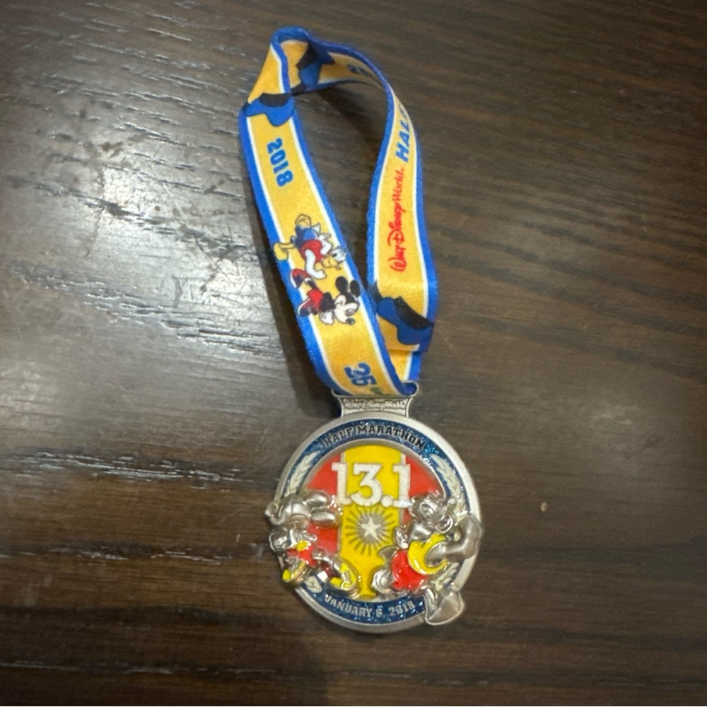 DLR- Disney Half Marathon Pin January 6, 2018 — Mickey And Donald